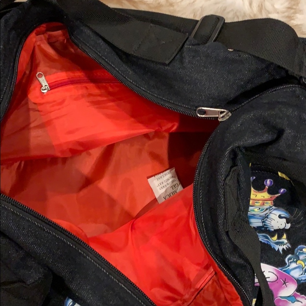 NWOT Ed Hardy Duffle! Adjustable Strap - Picture 4 of 4